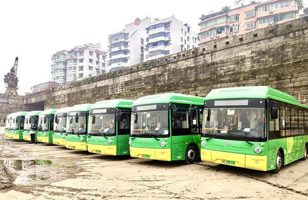 銀隆新能源微公交倍受喜愛(ài) 重慶表示:再來(lái)一批 銀隆新能源微公交倍受喜愛(ài) 重慶表示:再來(lái)一批