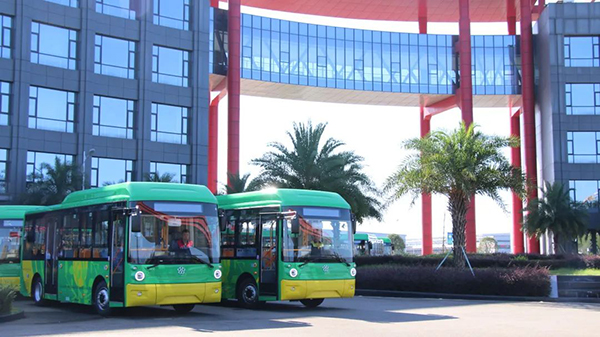 銀隆新能源微公交倍受喜愛(ài) 重慶表示:再來(lái)一批 銀隆新能源微公交倍受喜愛(ài) 重慶表示:再來(lái)一批