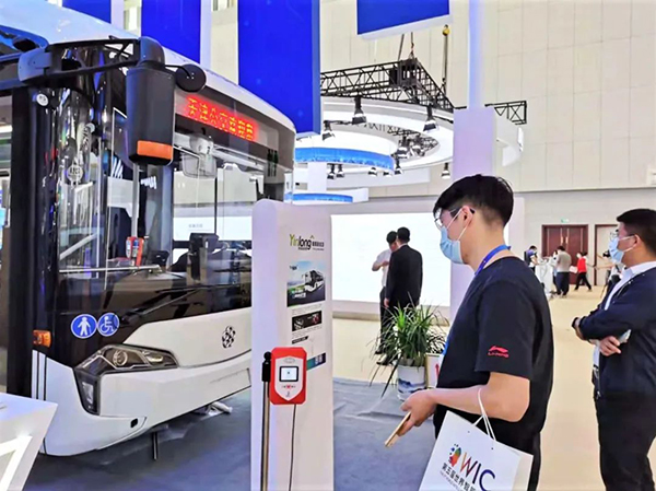 亮相世界智能大會(huì) 銀隆氫燃料公交展演“智造”力量 亮相世界智能大會(huì) 銀隆氫燃料公交展演“智造”力量