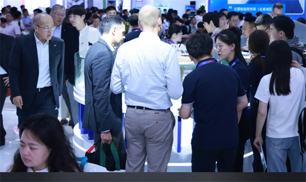 東馳新能源科技閃耀CIBF2025,以創(chuàng)新固態(tài)電池技術(shù)賦能綠色能源未來(lái) 東馳新能源科技閃耀CIBF2025,以創(chuàng)新固態(tài)電池技術(shù)賦能綠色能源未來(lái)